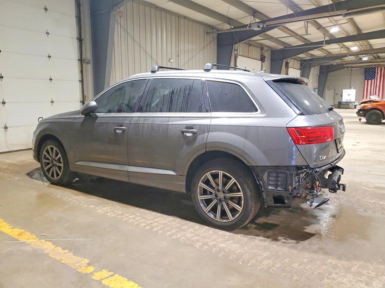 2018 Audi Q7 Premium Plus - Image 2