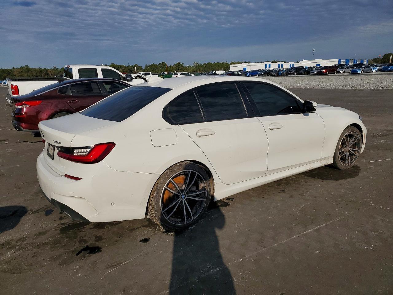 2021 BMW 330I - Фото 3