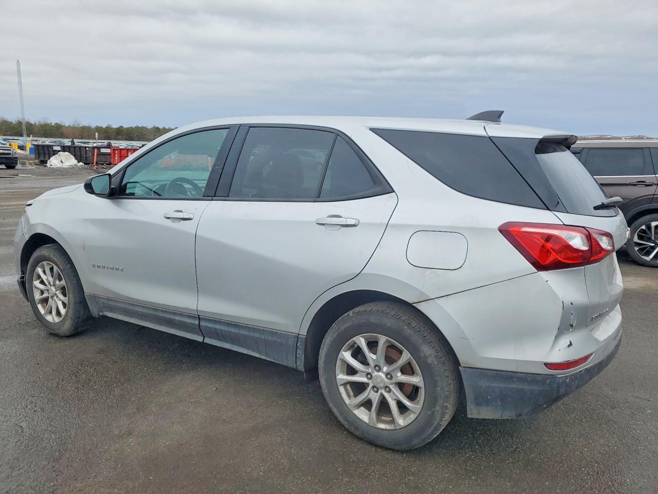 2018 Chevrolet Equinox Ls - Image 2
