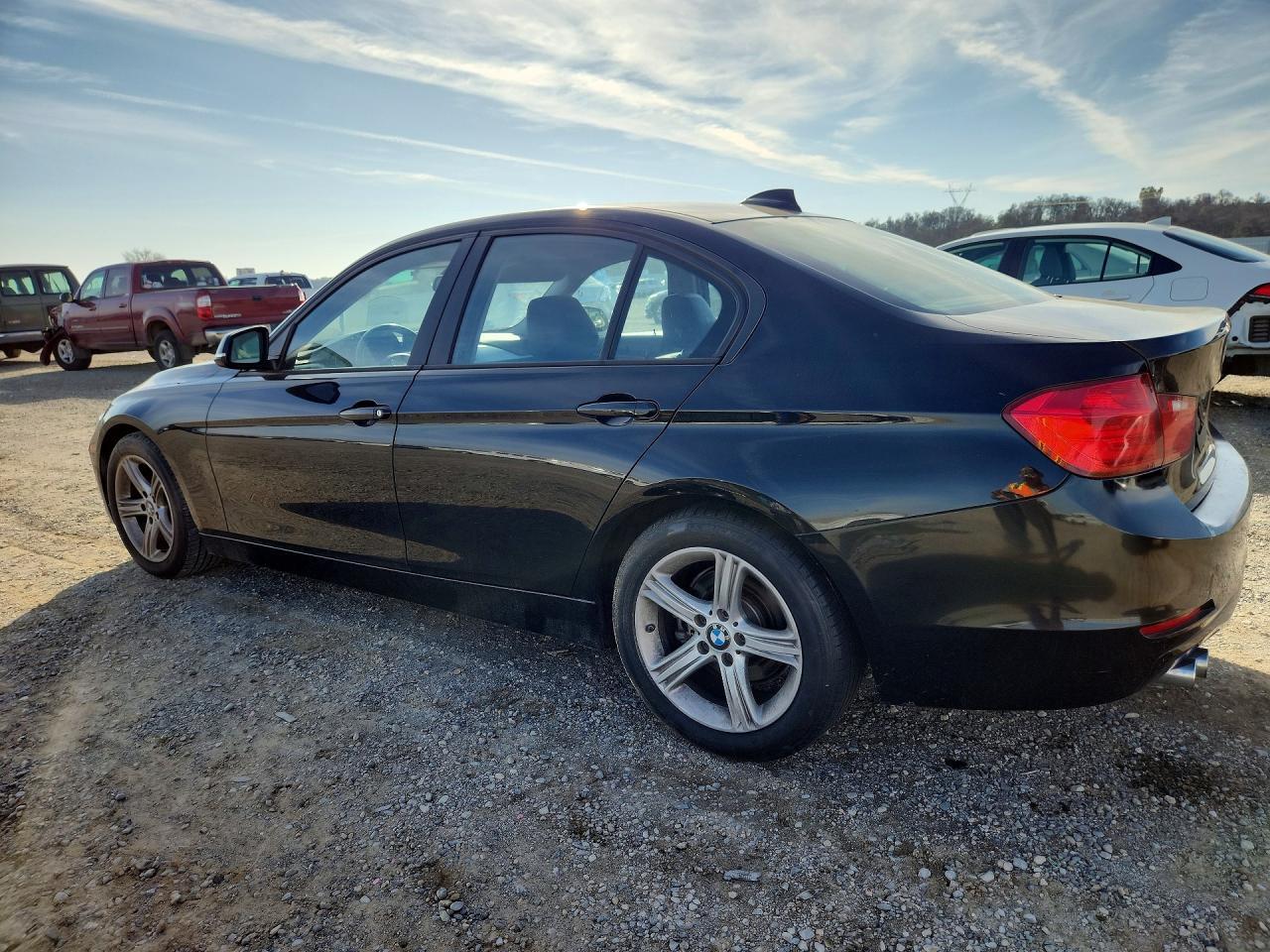 2013 BMW 328 I - Фото 2