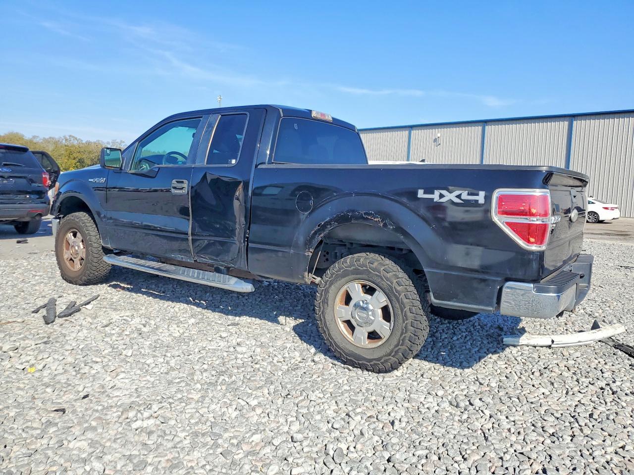 2011 Ford F150 Super Cab - Фото 2