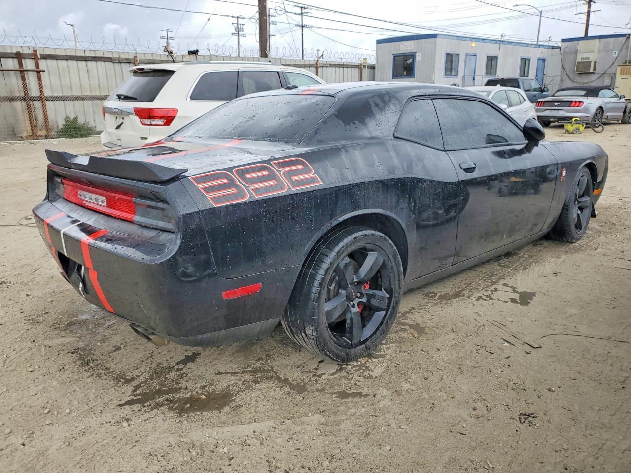 2014 Dodge Challenger Srt8 Core - Image 3