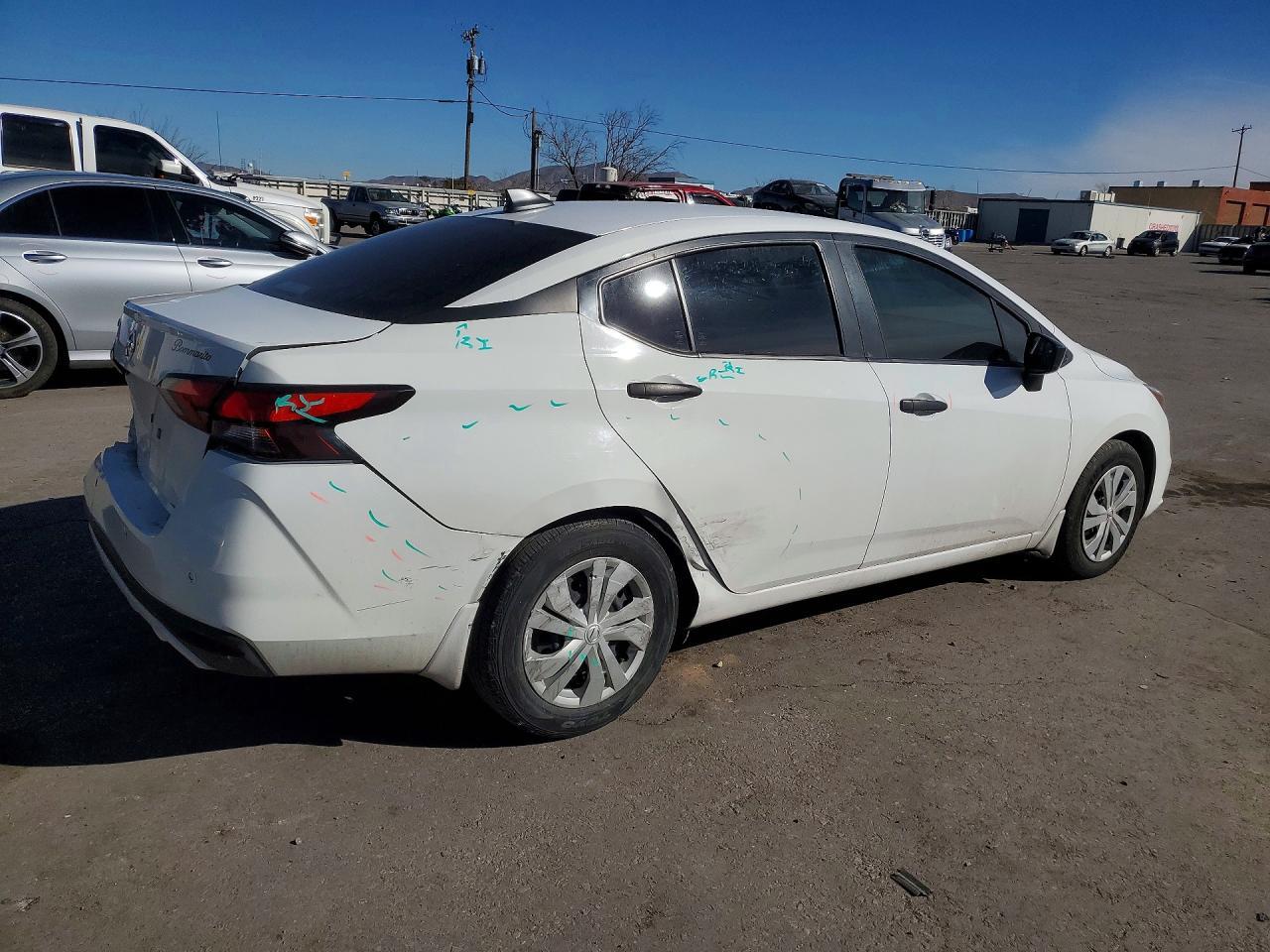 2021 Nissan Versa S - Фото 3