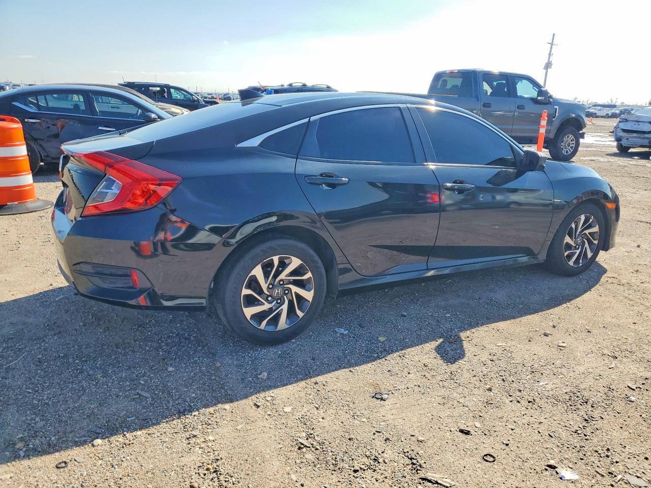 2018 Honda Civic Ex - Image 3