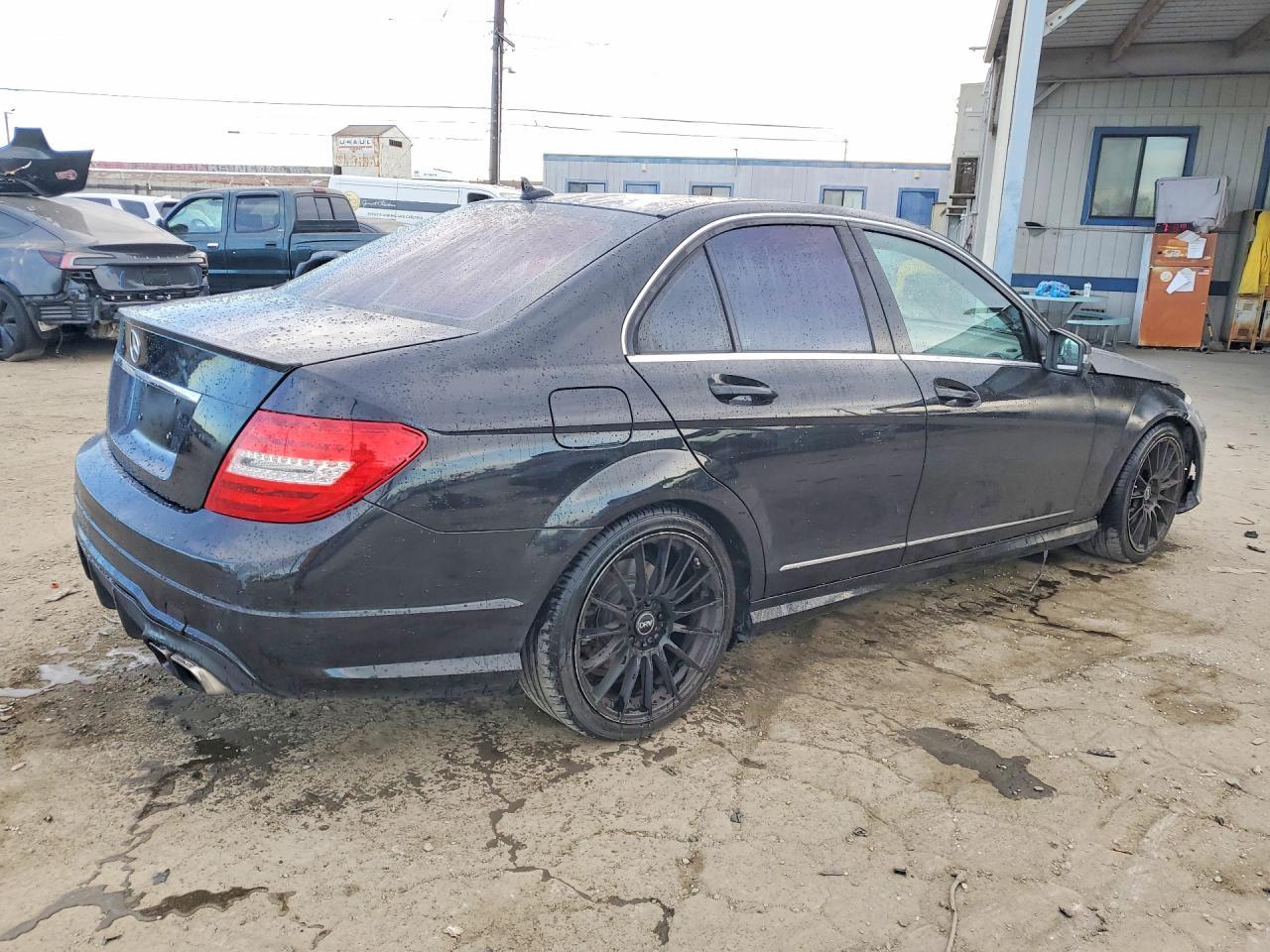 2012 Mercedes-Benz C 250 - Фото 3