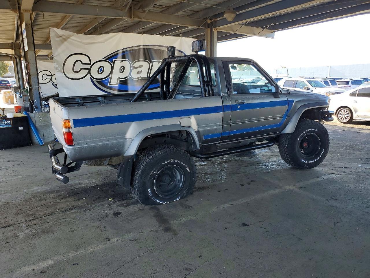 1988 Toyota Pickup Base - Фото 3