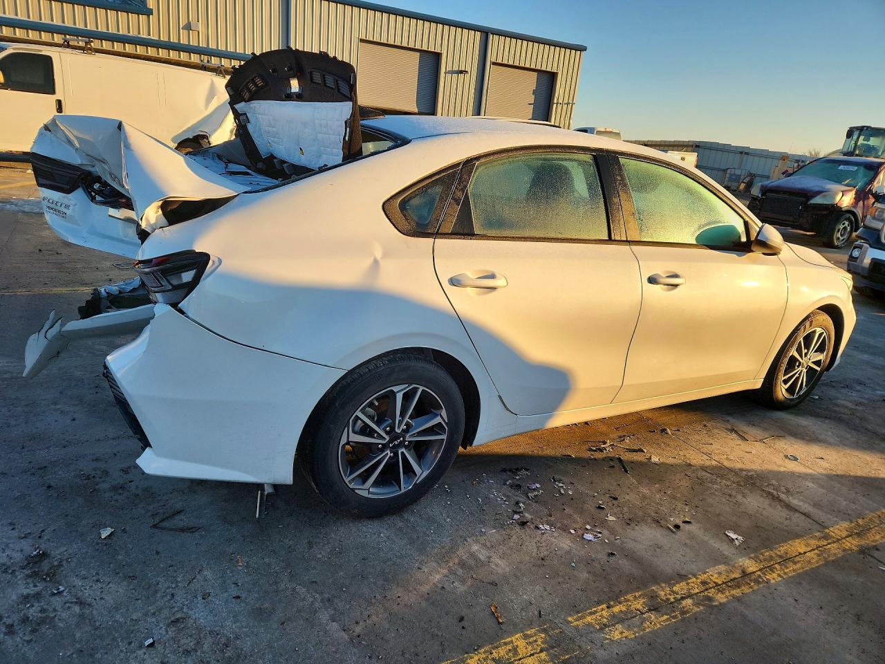 2023 Kia Forte Lx - Фото 3