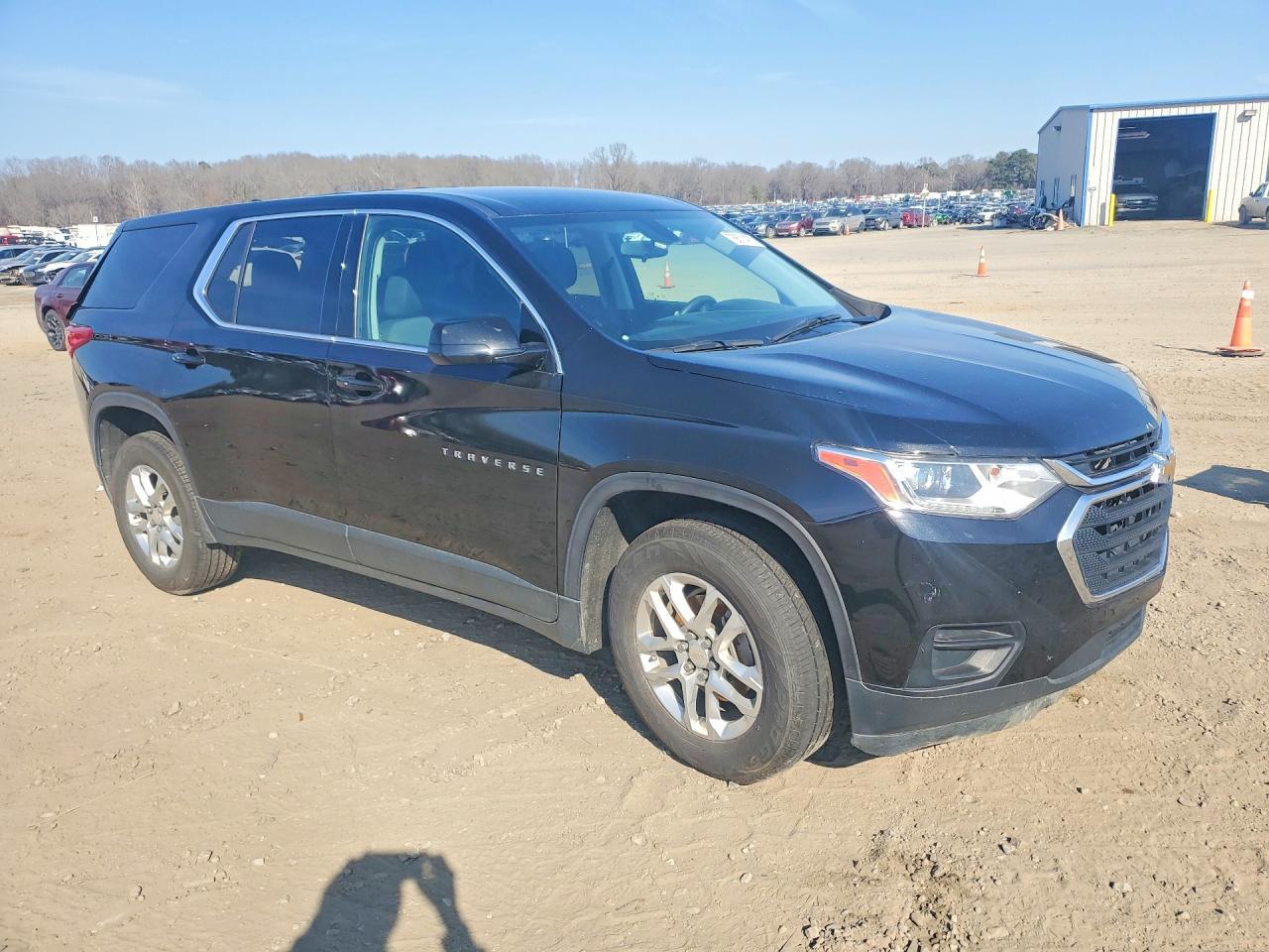 2020 Chevrolet Traverse Ls - Image 4