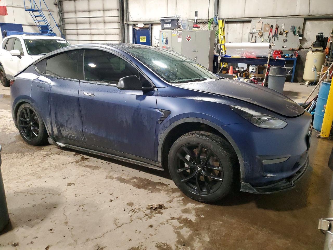 2023 Tesla Model Y - Фото 4
