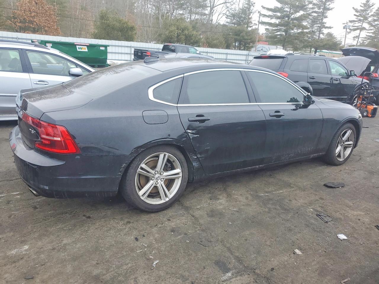 2018 Volvo S90 T5 Momentum - Image 3