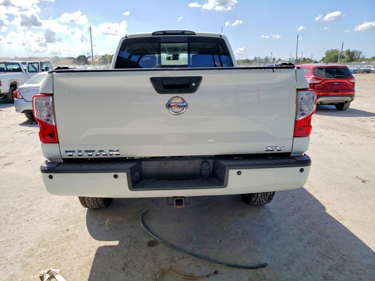 2017 Nissan Titan Xd Sl - Фото 6
