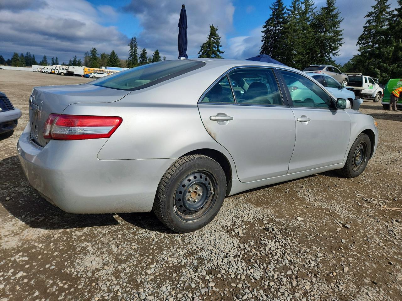 2011 Toyota Camry Base - Фото 3