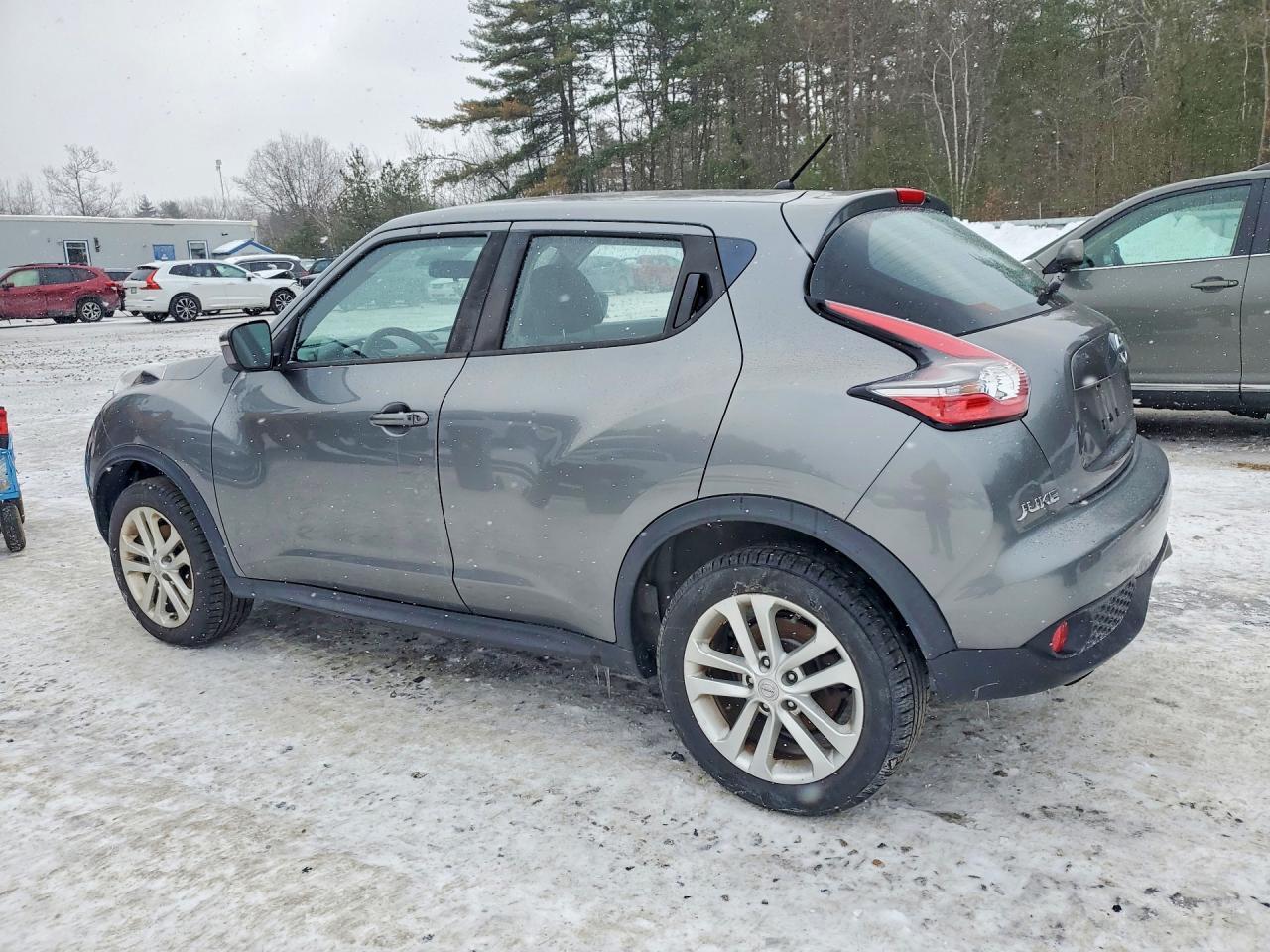 2016 Nissan Juke S - Фото 2