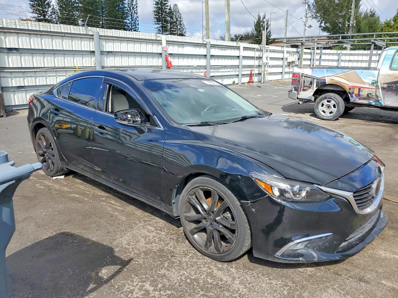 2017 Mazda 6 Grand Touring - Image 4