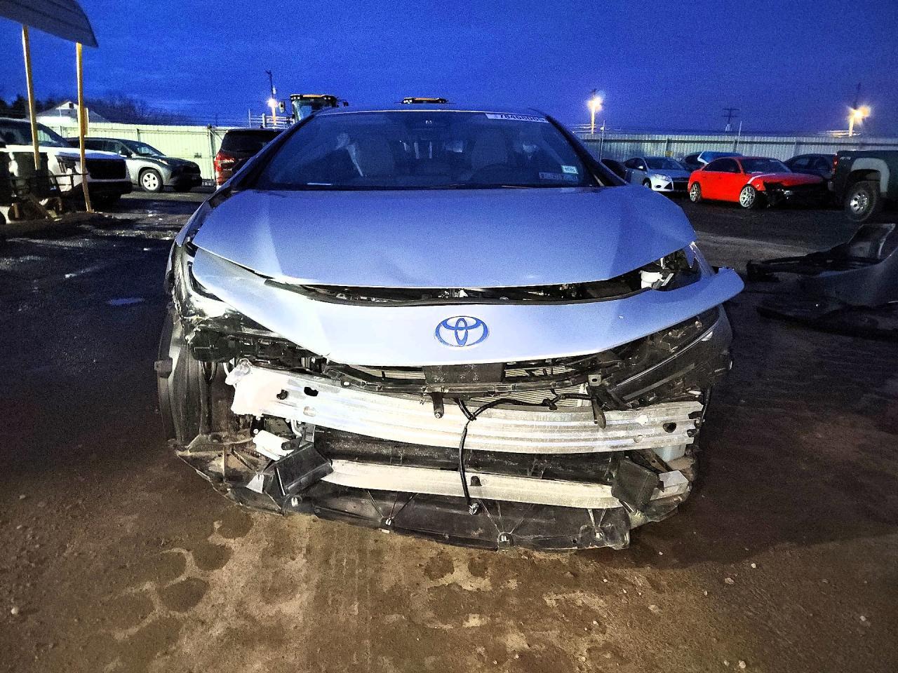 2025 Toyota Prius Le - Image 5