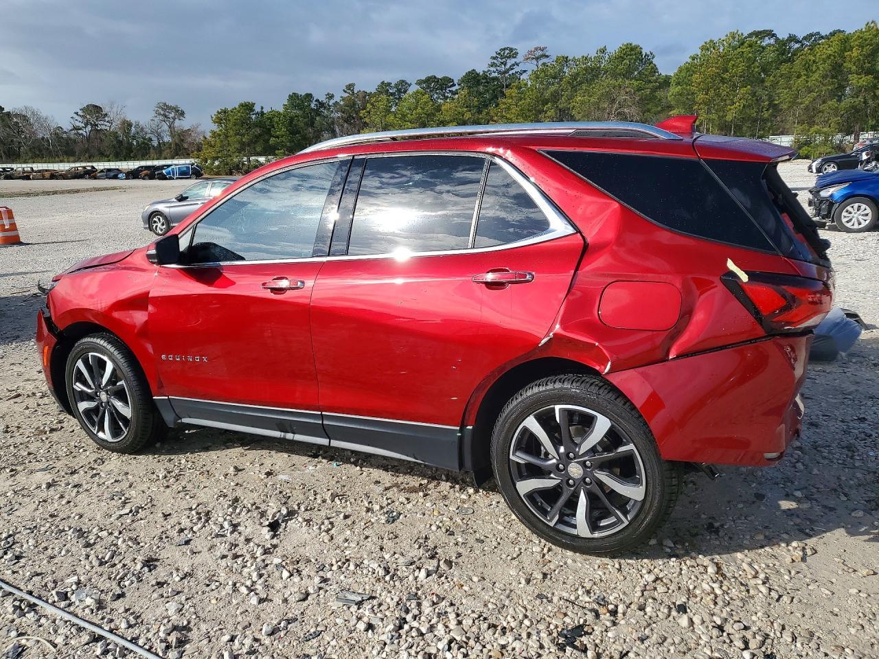 2023 Chevrolet Equinox Premier - Image 2