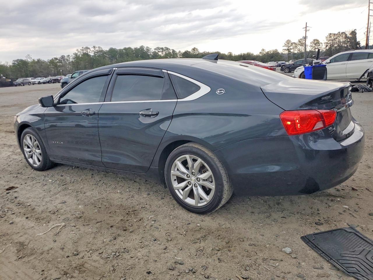 2018 Chevrolet Impala Lt - Image 2