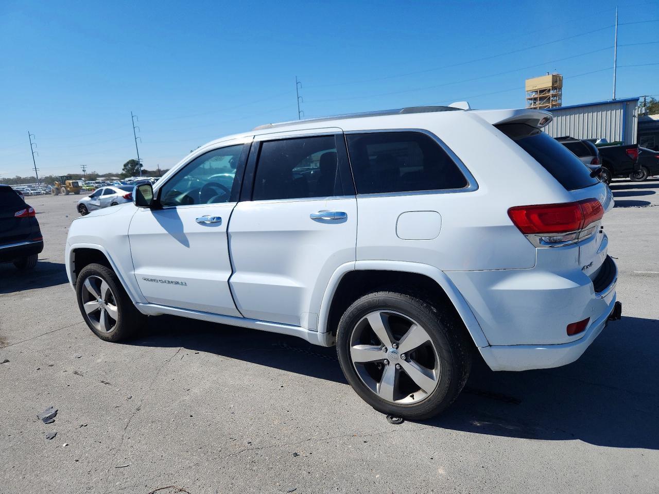 2014 Jeep Grand Cherokee Overland - Image 2