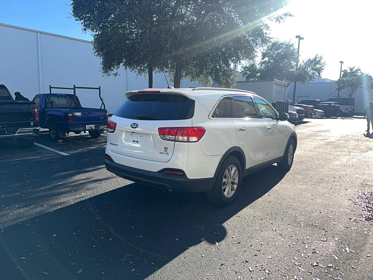 2017 Kia Sorento Lx - Фото 4
