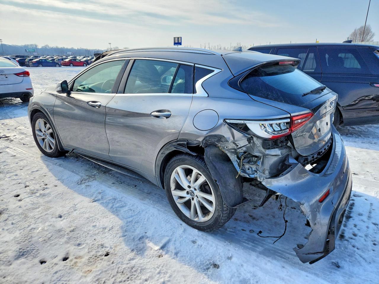 2017 Infiniti Qx30 Base - Фото 2