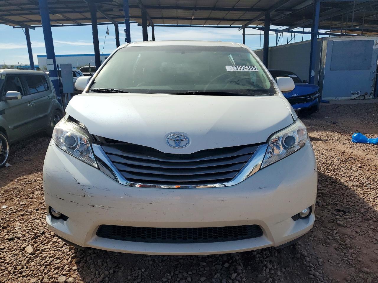 2015 Toyota Sienna Xle 8-Passenger - Image 5