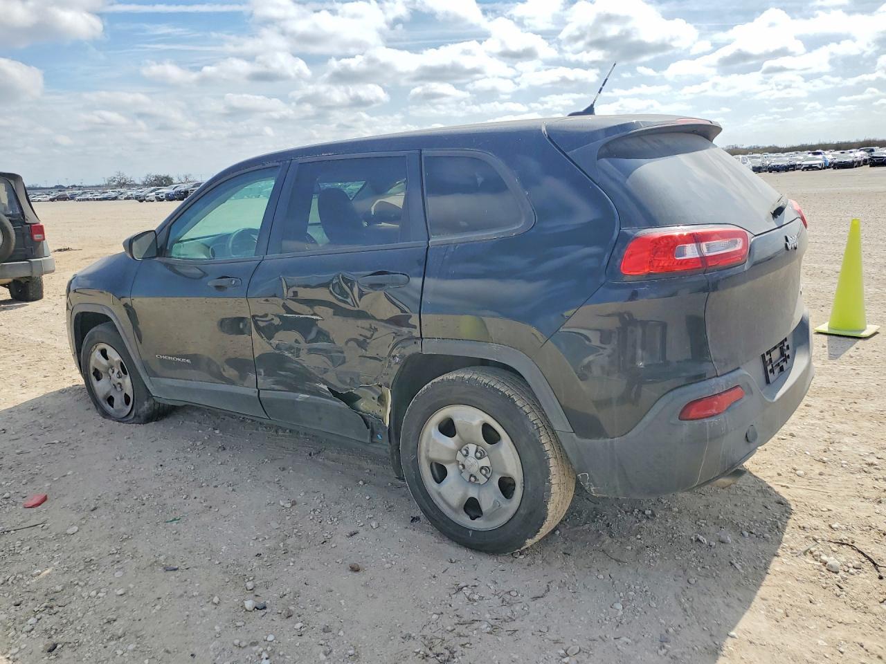 2016 Jeep Cherokee Sport - Фото 2