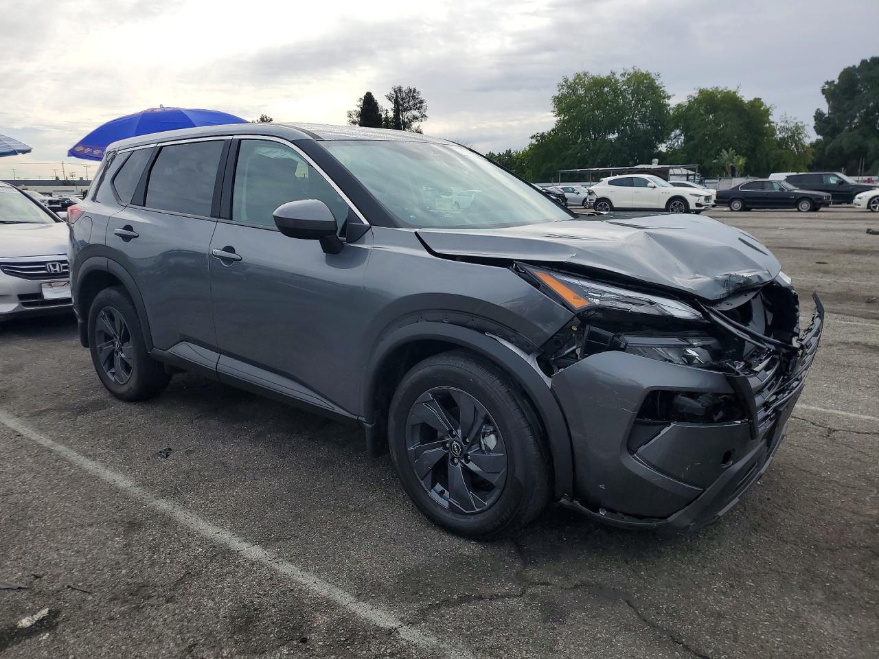 2026 Nissan Rogue Sv - Image 4