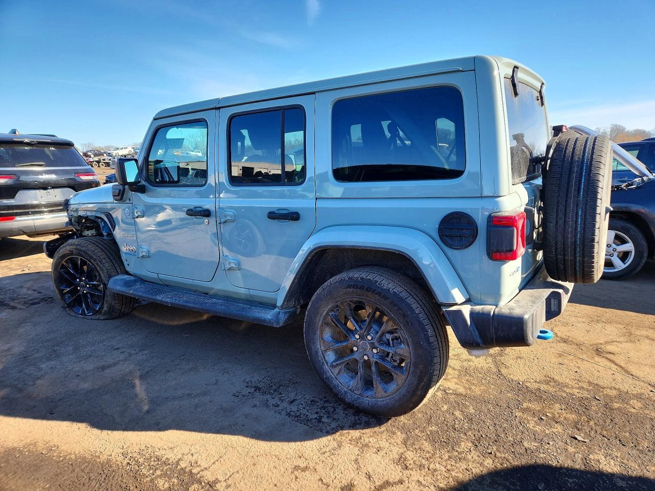 2024 Jeep Wrangler Sahara 4Xe - Фото 2