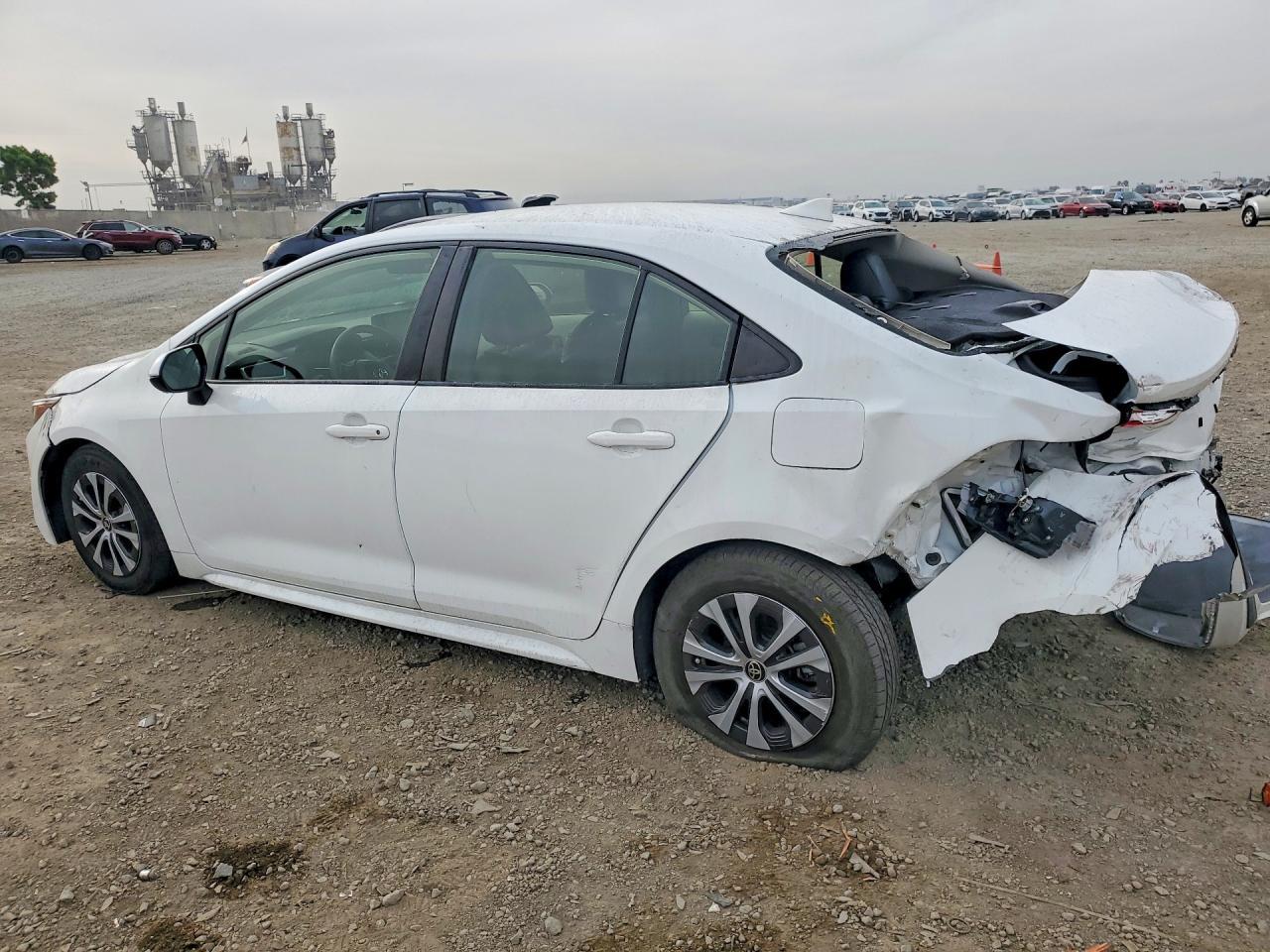 2022 Toyota Corolla Hybrid Le - Image 2