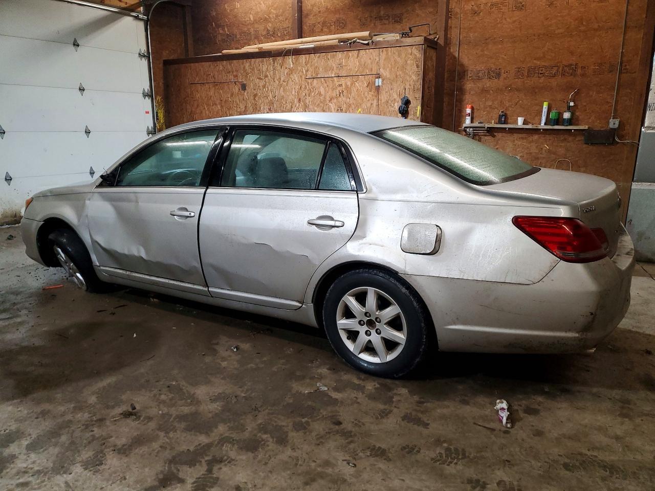 2008 Toyota Avalon Xl - Image 2