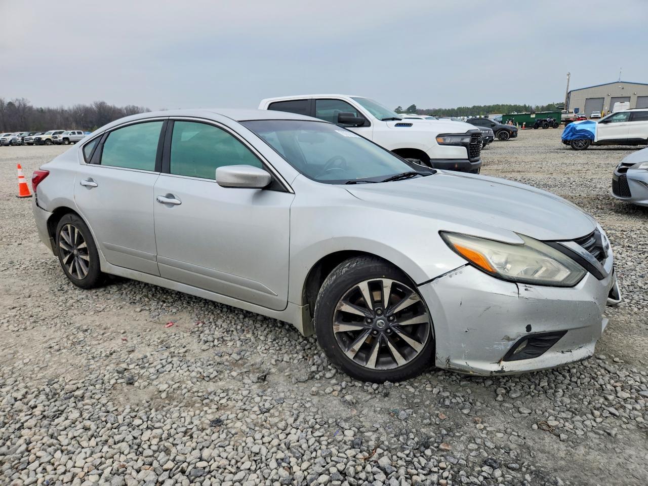 2017 Nissan Altima - Фото 4