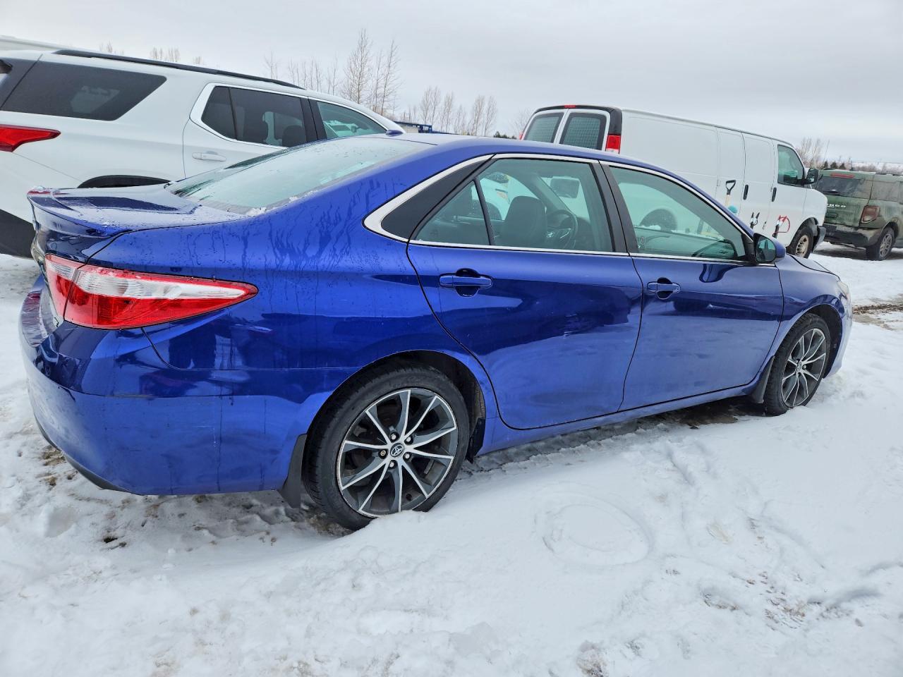 2016 Toyota Camry Le - Фото 3