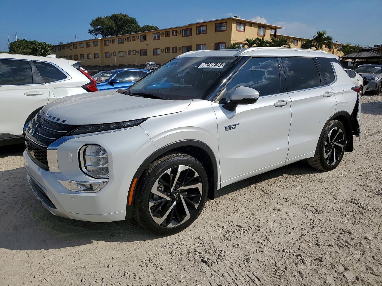 2025 Mitsubishi Outlander Sel