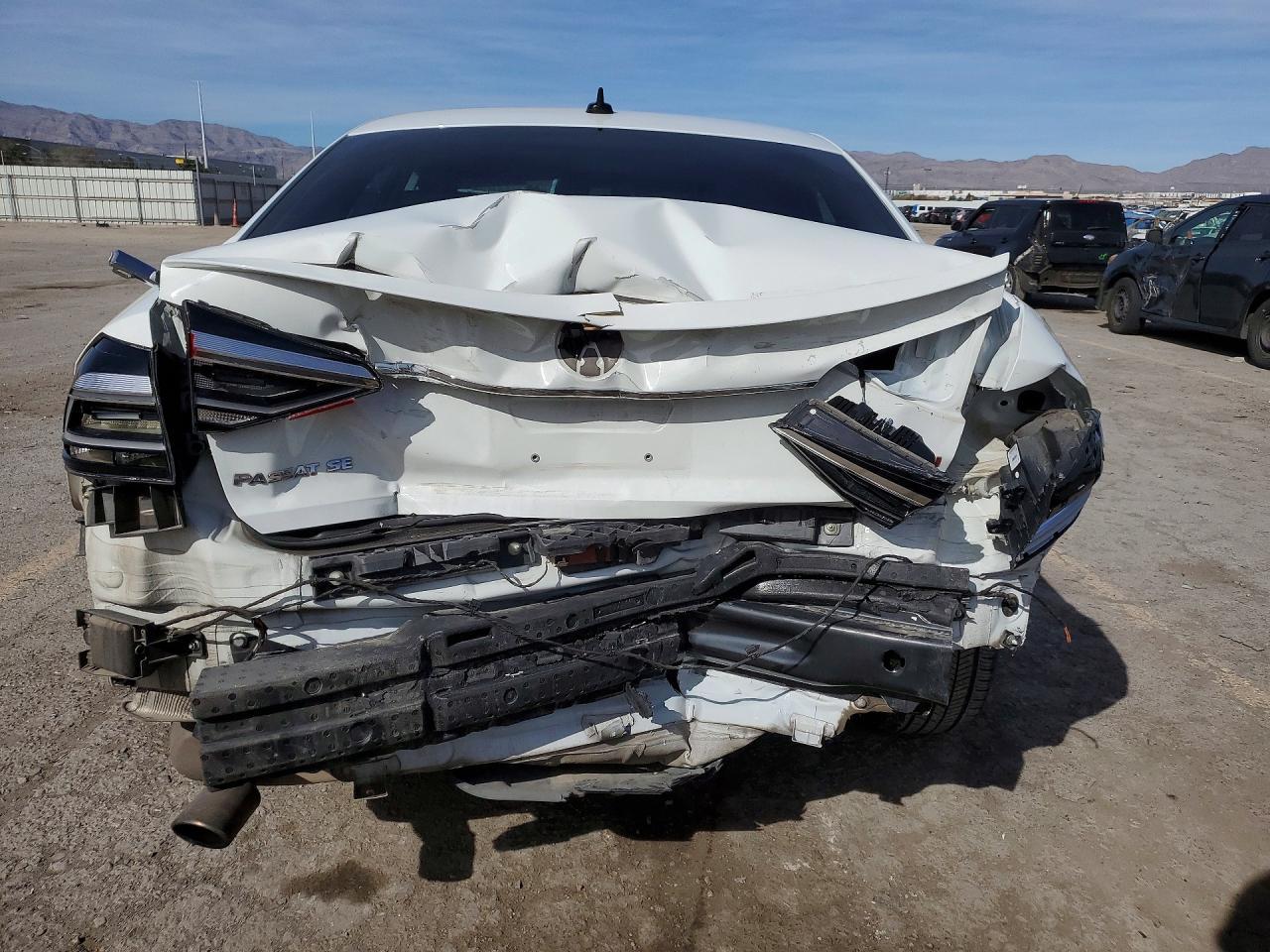 2017 Volkswagen Passat Se - Фото 6