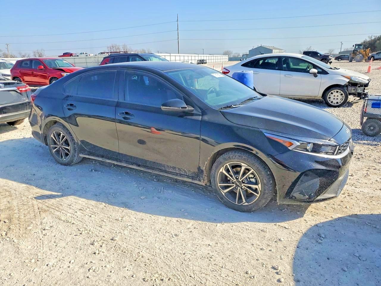 2024 Kia Forte Lxs - Image 4
