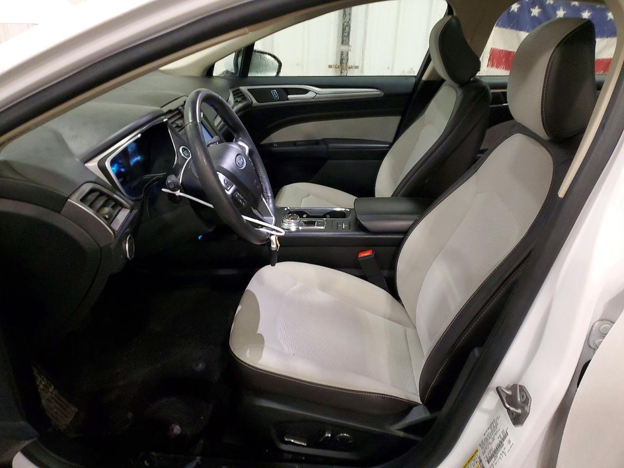 2020 Ford Fusion Se - Фото 6