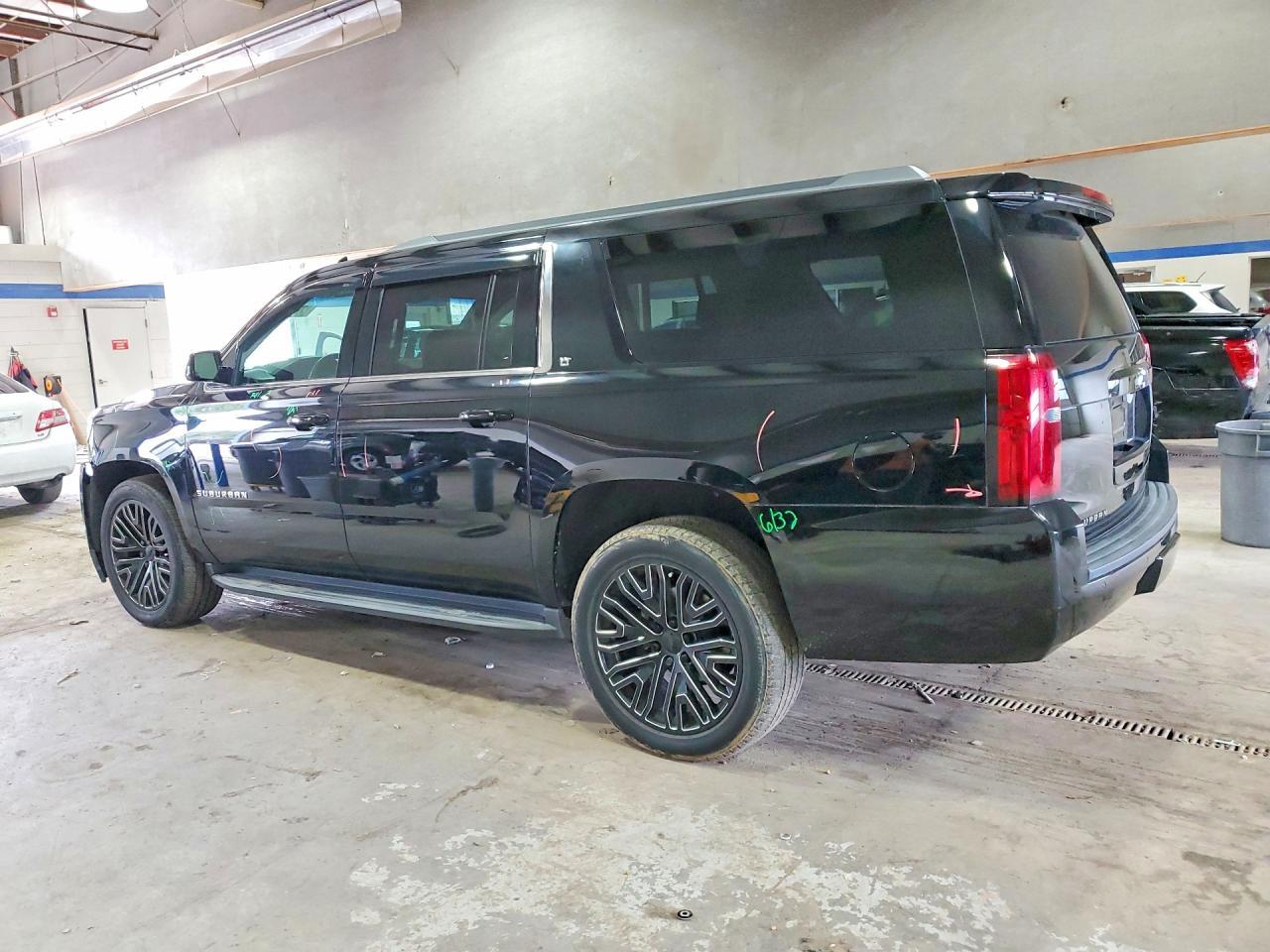 2018 Chevrolet Suburban K1500 Lt - Image 2