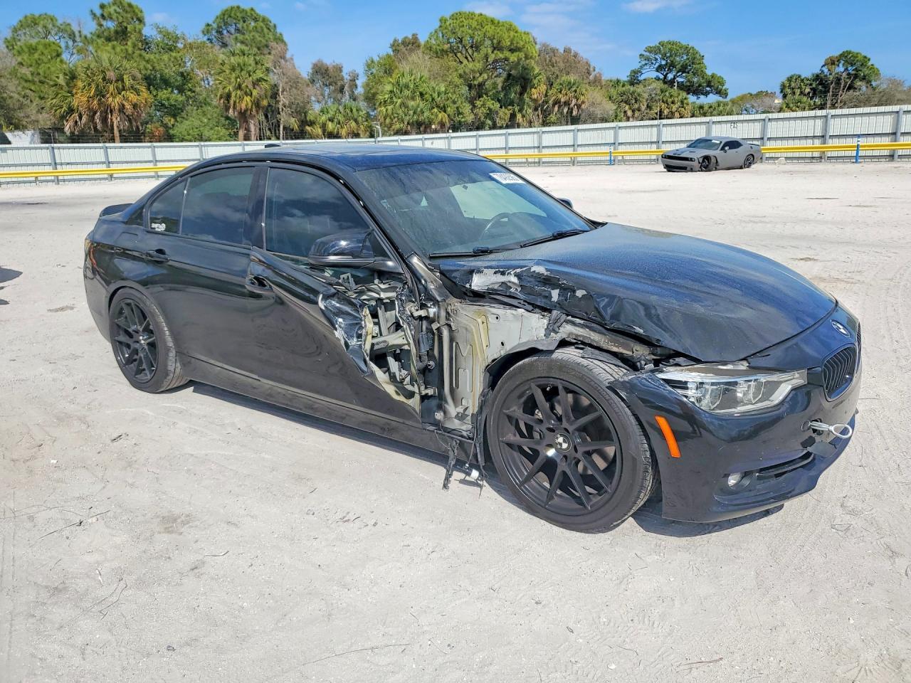 2017 BMW 330 I - Фото 4