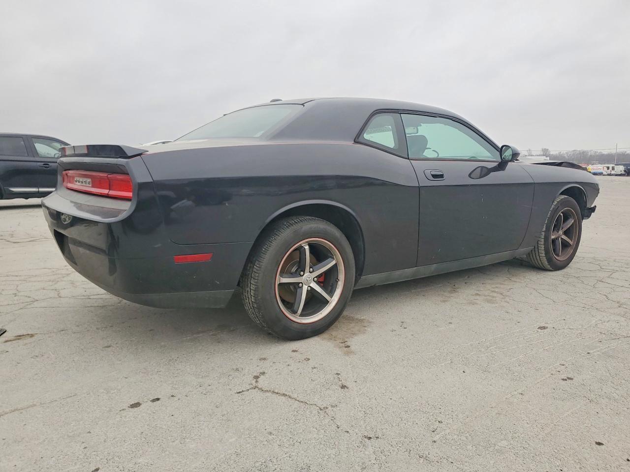 2010 Dodge Challenger Se - Image 3