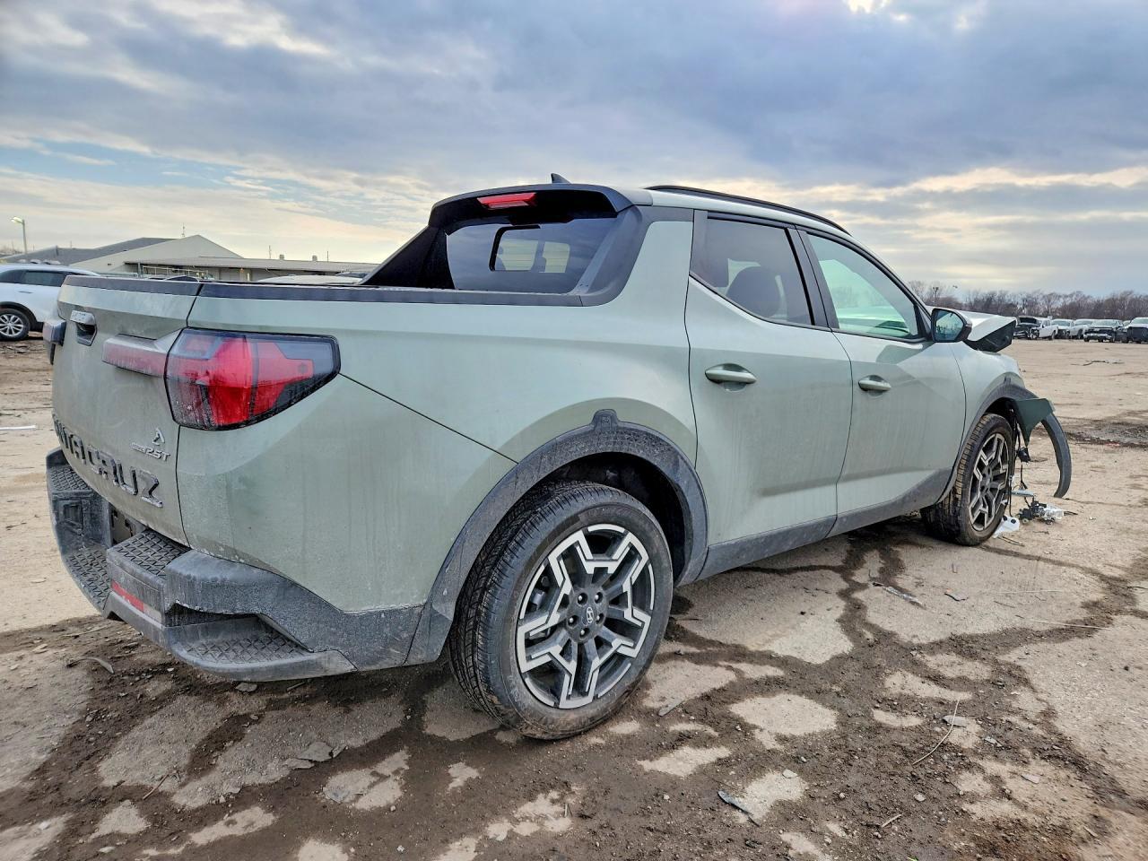 2025 Hyundai Santa Cruz Limited - Image 3