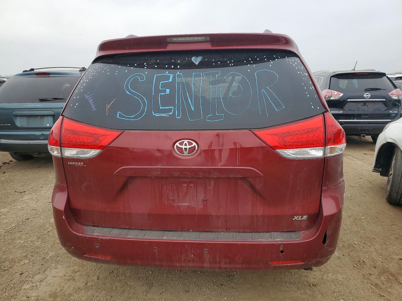 2013 Toyota Sienna - Фото 6