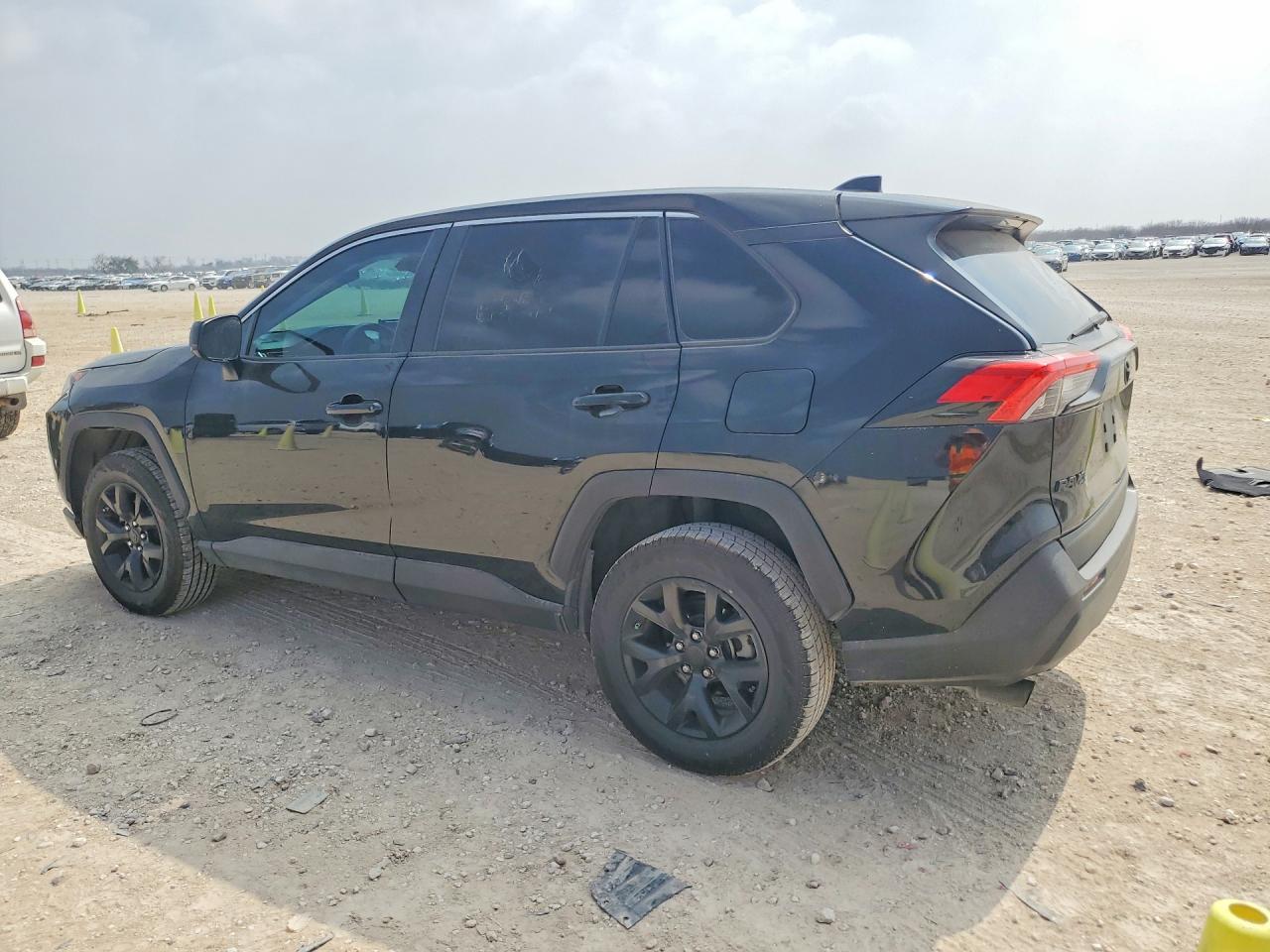 2022 Toyota Rav4 Le - Фото 2