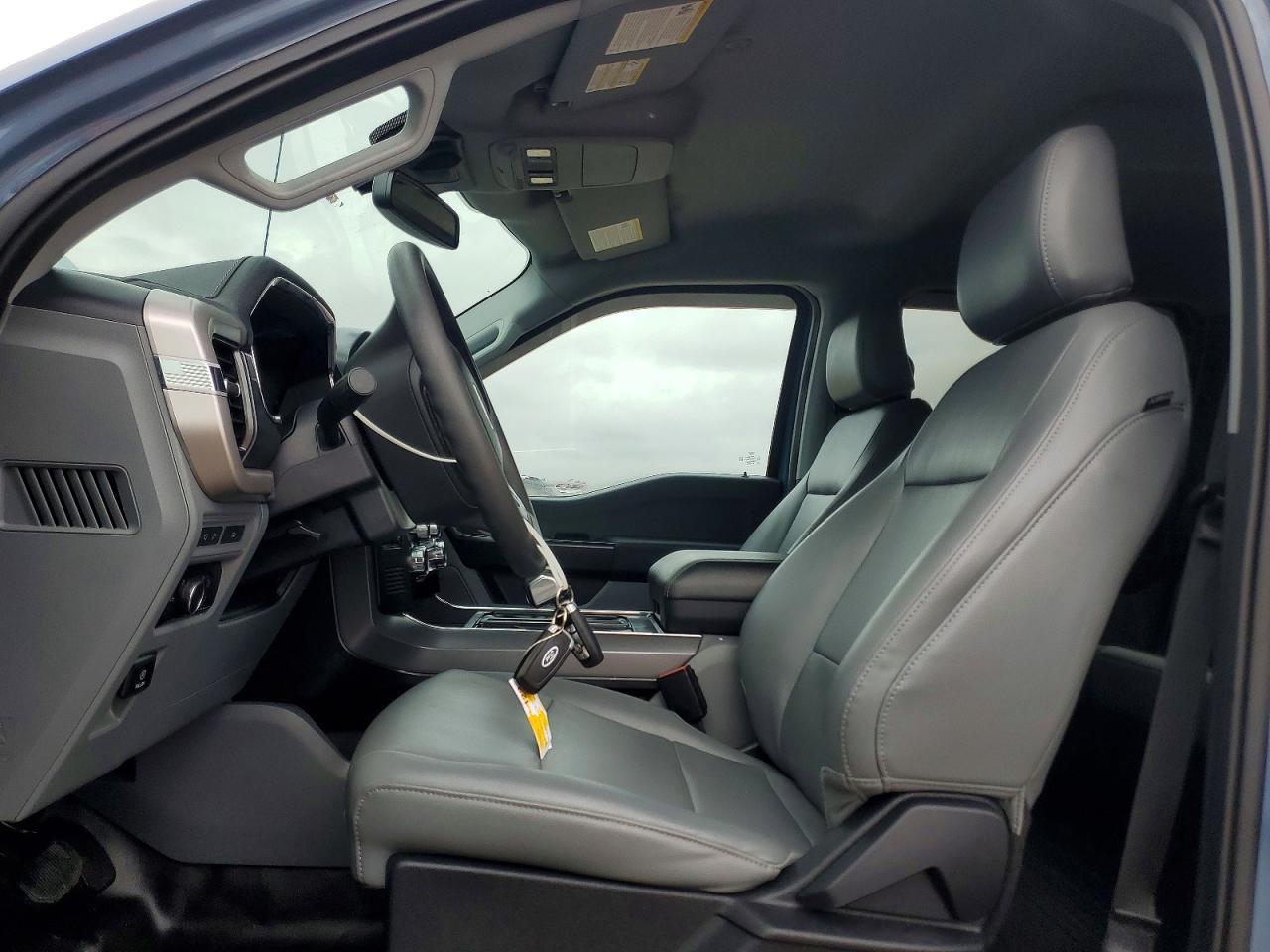 2023 Ford F150 Lightning Pro - Фото 7