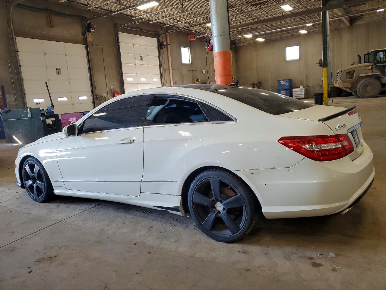2010 Mercedes-Benz E 550 - Фото 2
