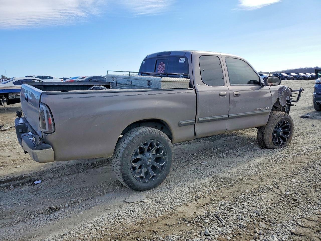 2002 Toyota Tundra Access Cab Sr5 - Image 3