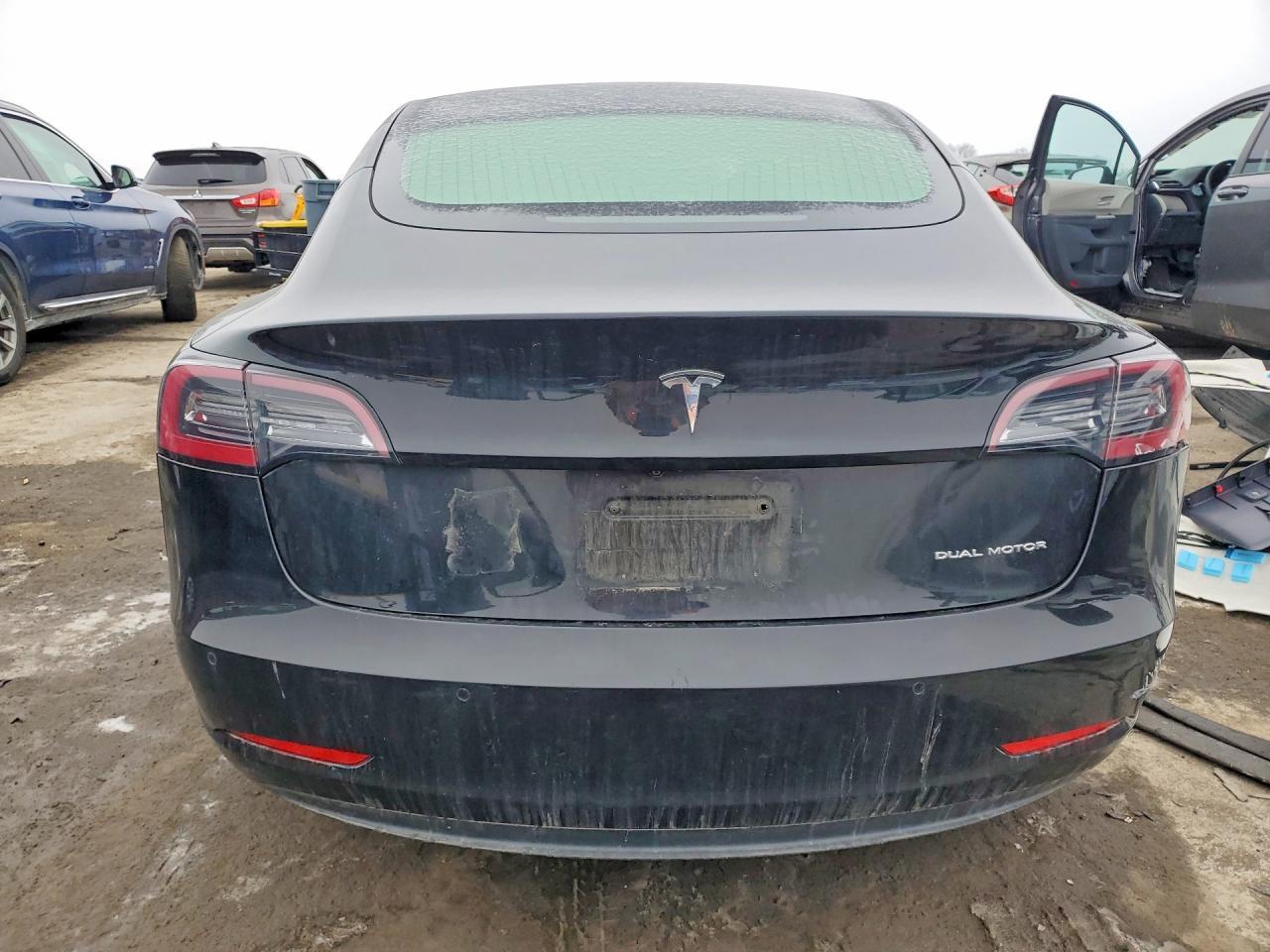 2019 Tesla Model 3 - Фото 6