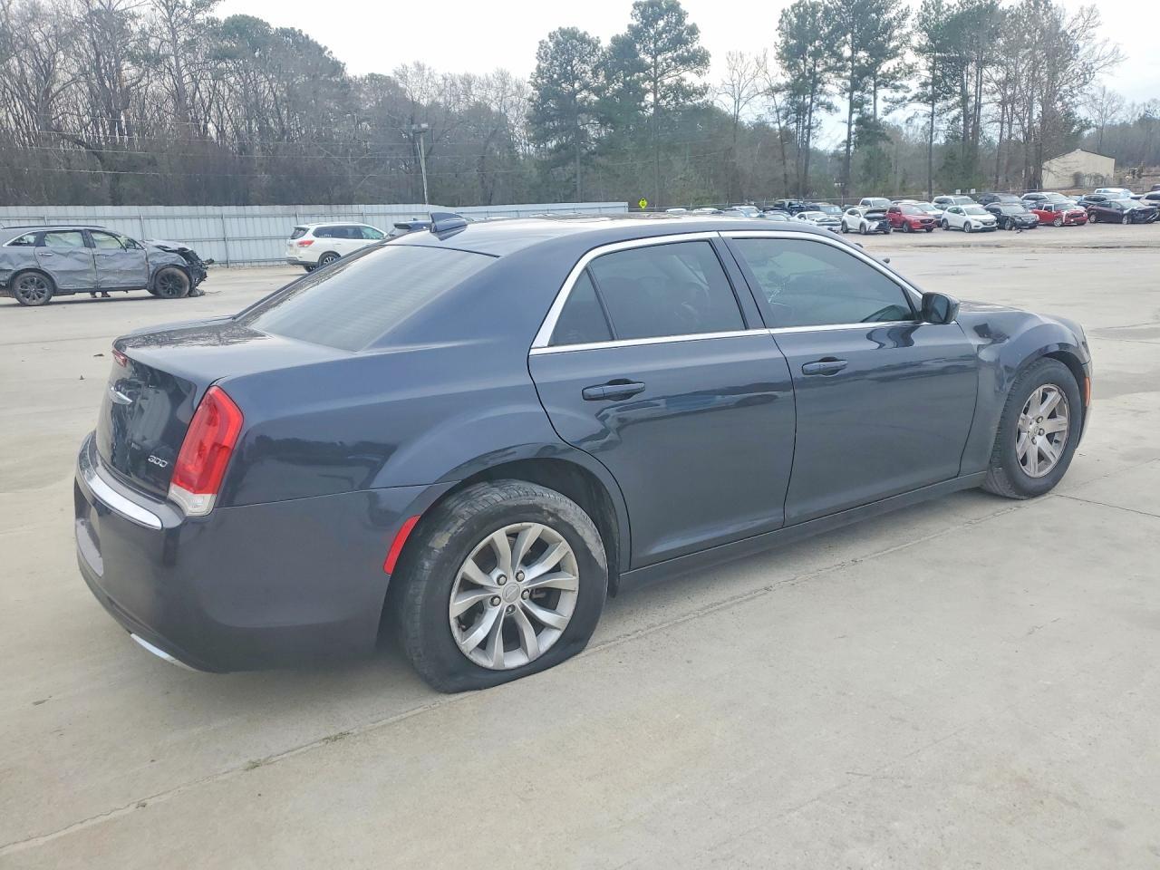 2016 Chrysler 300 - Image 3