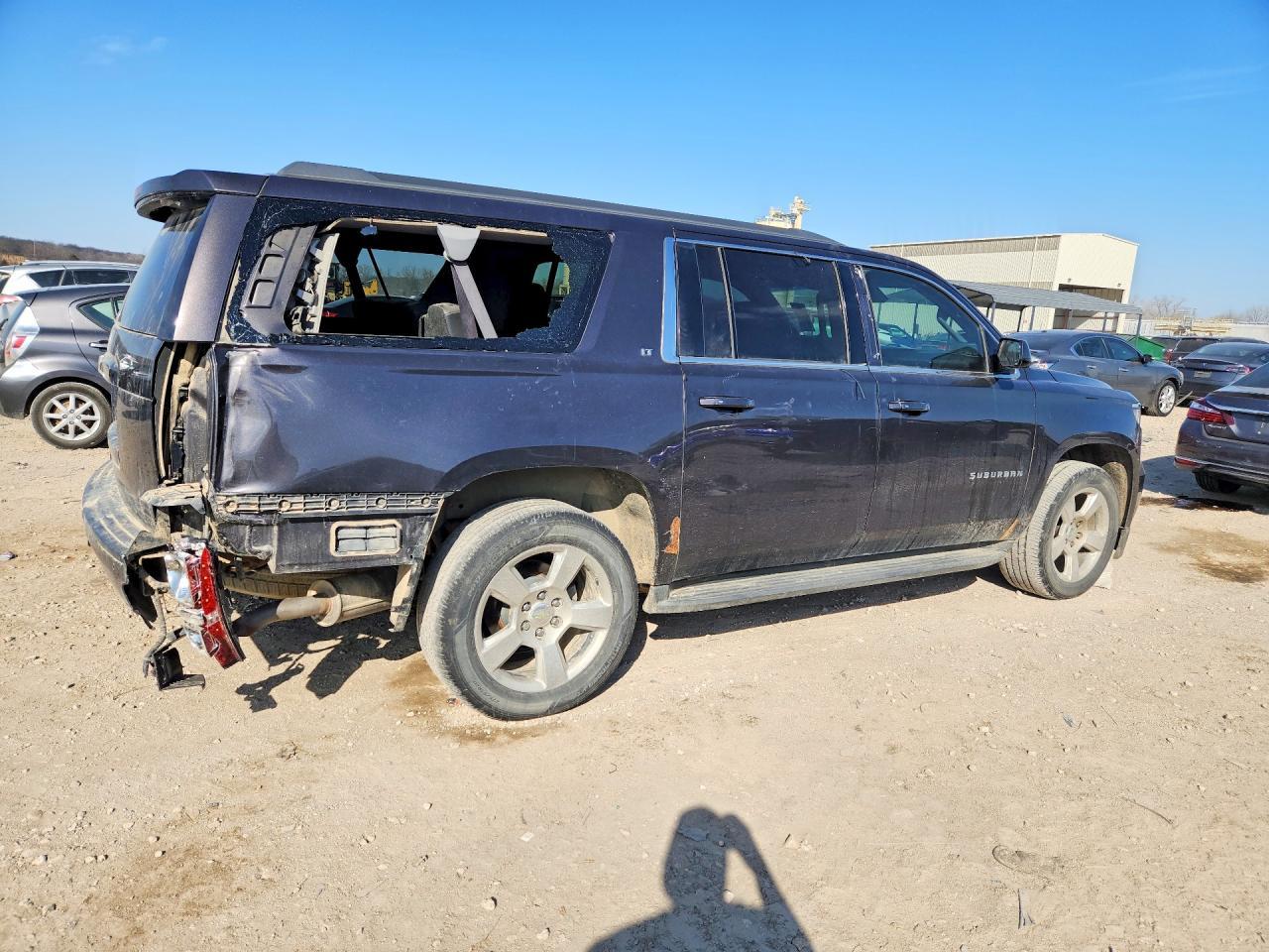 2015 Chevrolet Suburban K1500 Lt - Фото 3