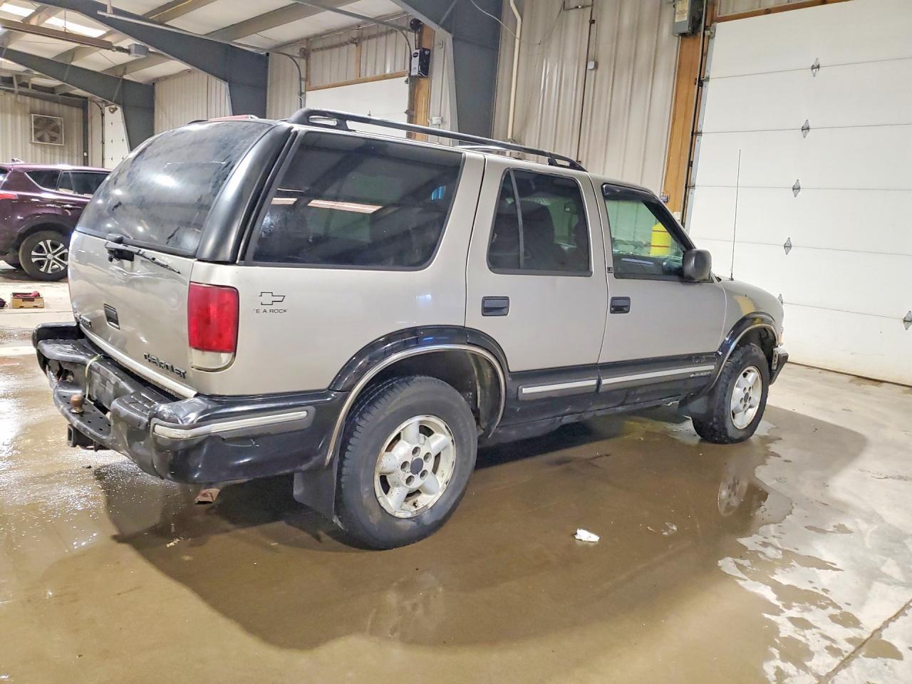 1999 Chevrolet Blazer - Image 3