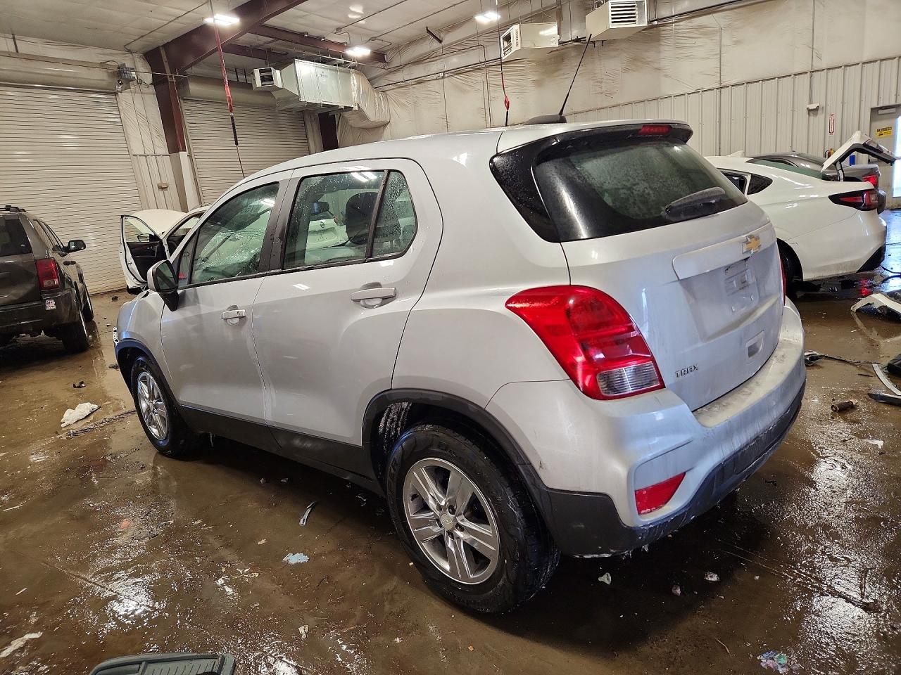 2020 Chevrolet Trax Ls - Фото 2
